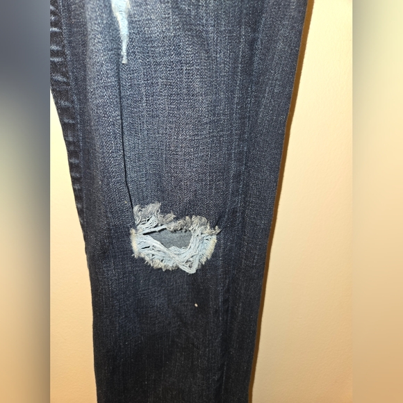 True Religion - Picture 3 of 12